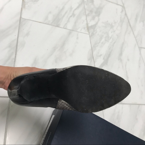 Cole Haan snake print leather ankle Bootie Size 5B - Picture 4 of 6